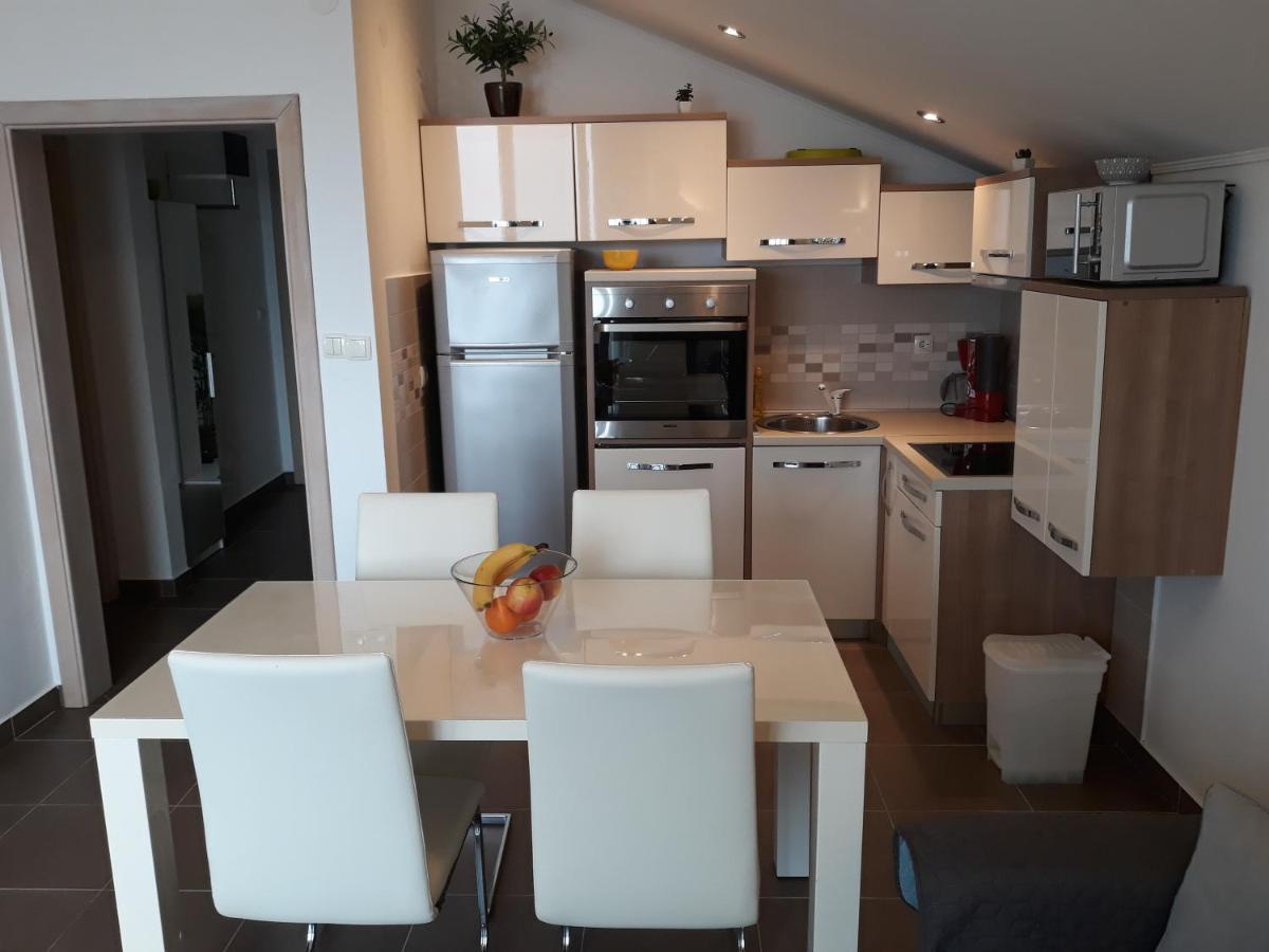 Adria Apartmani Karlobag Extérieur photo