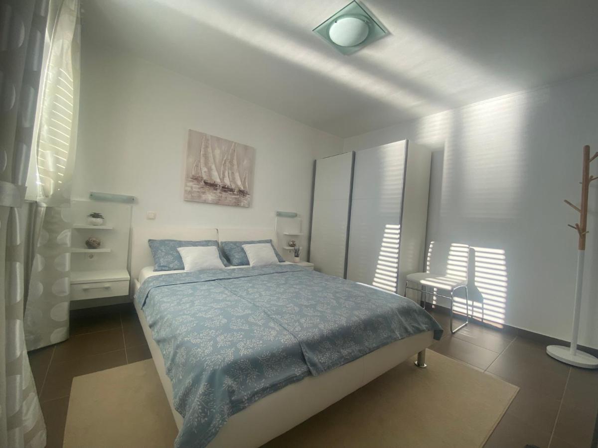 Adria Apartmani Karlobag Extérieur photo