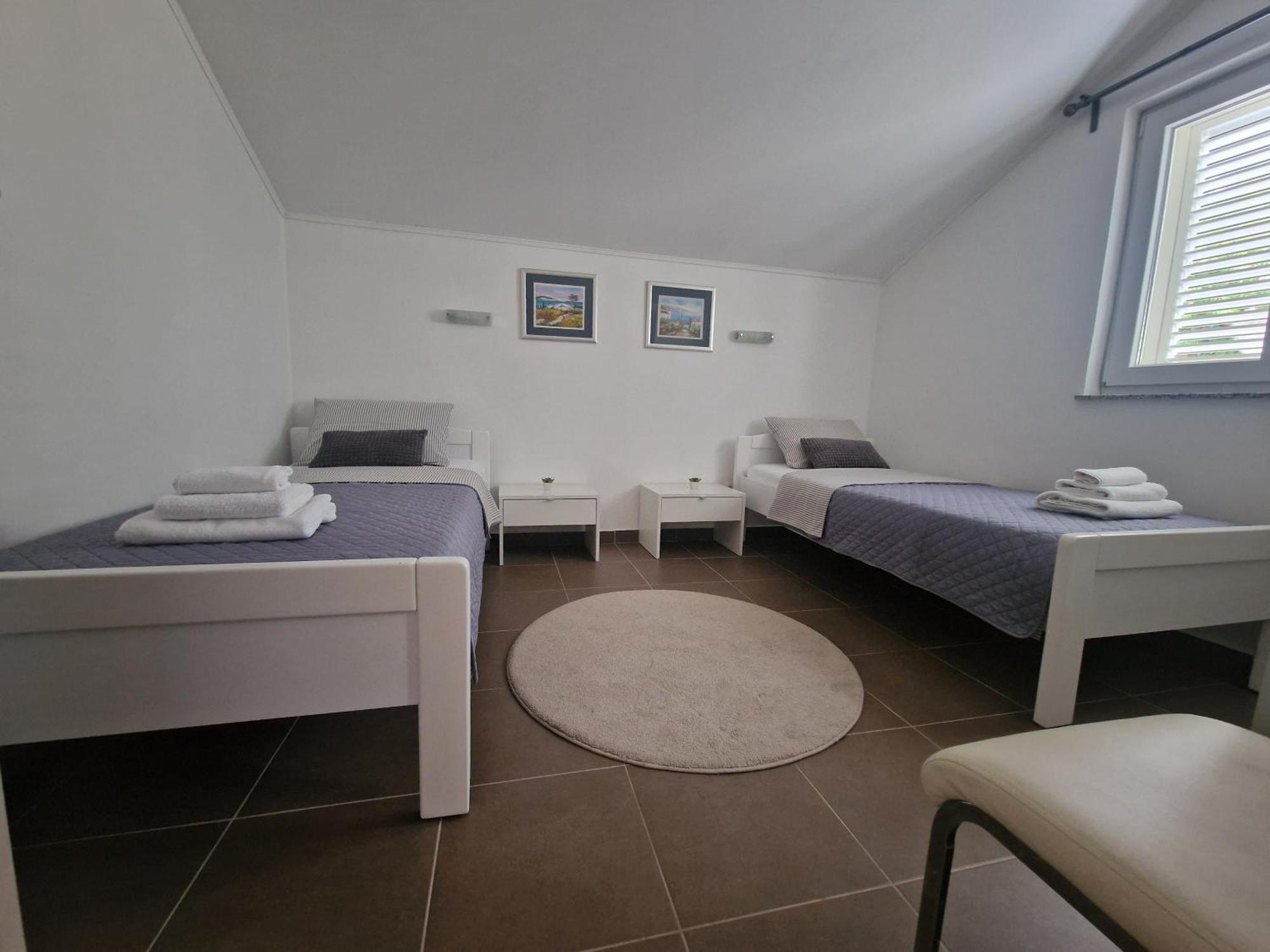 Adria Apartmani Karlobag Extérieur photo
